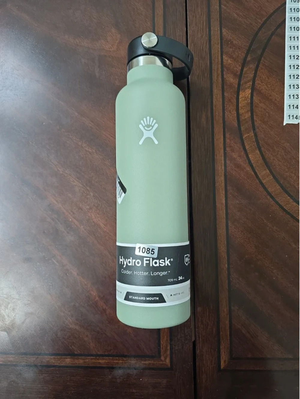 Brand new hydro flask, twenty four ounce standard mouth.Item 1085 box G4